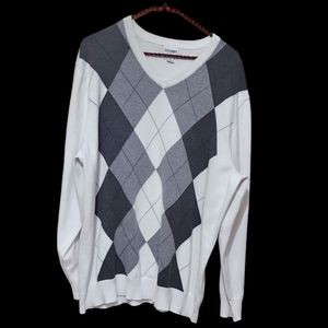 Old Navy women's white and gray argyle v-neck sweater  EUC